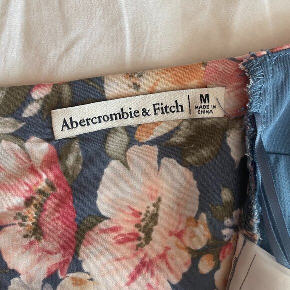 Abercrombie Floral Halter Tie Top – Size M - Picture 3 of 3